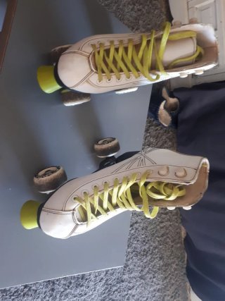 Patines de ruedas Boomerang blancos. Numero 37/38
