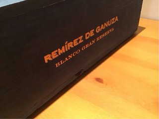 Caja de madera con tapa corredera acabado especial