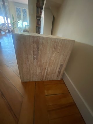 Mesita auxiliar madera maciza y jacinto de agua.