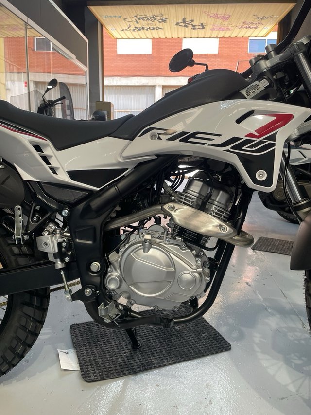Rieju Tango Enduro Manual Negra/Plata