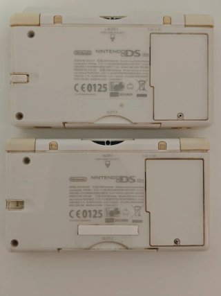 Nintendo DS Lite blanca + 4 juegos