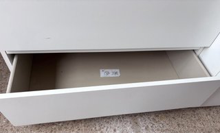 Cómoda 3 cajones Ikea modelo MALM.