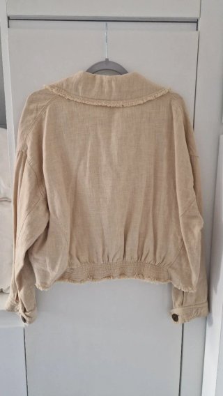 Cazadora Zara corta desflecada Talla S