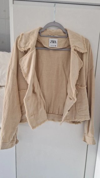 Cazadora Zara corta desflecada Talla S