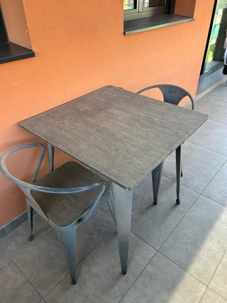 Conjunto mesa 80x80 y 2 sillas terraza