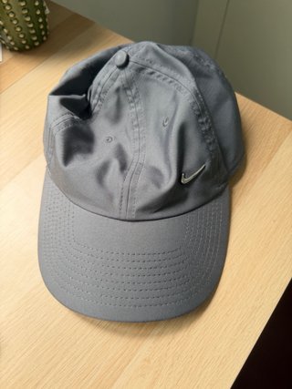 Gorra Nike Gris Oscuro Original