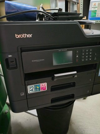 Impresora Multifunción Brother Negra
