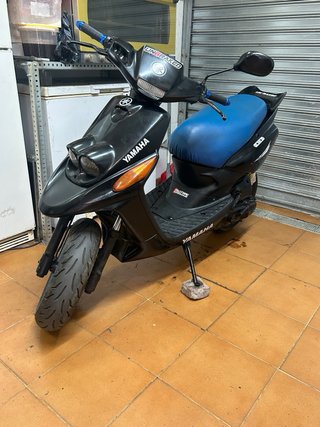 Yamaha BW'S 49cc Scooter Negra y Azul
