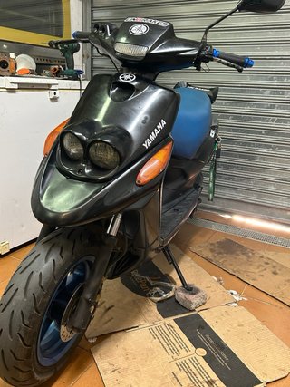 Yamaha BW'S 49cc Scooter Negra y Azul
