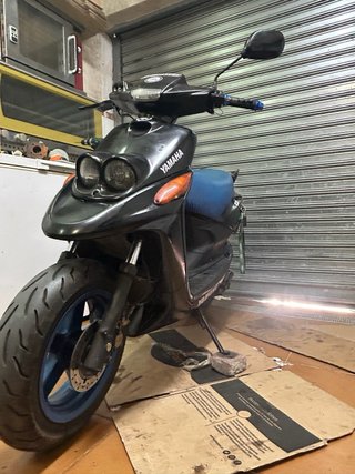Yamaha BW'S 49cc Scooter Negra y Azul