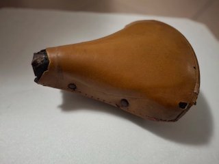 Selle bici vintage in pelle ideali per restauri..