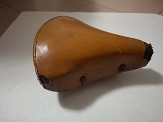 Selle bici vintage in pelle ideali per restauri..