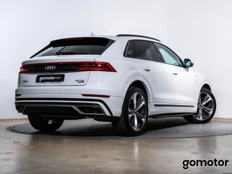Audi Q8 2022, foto 2