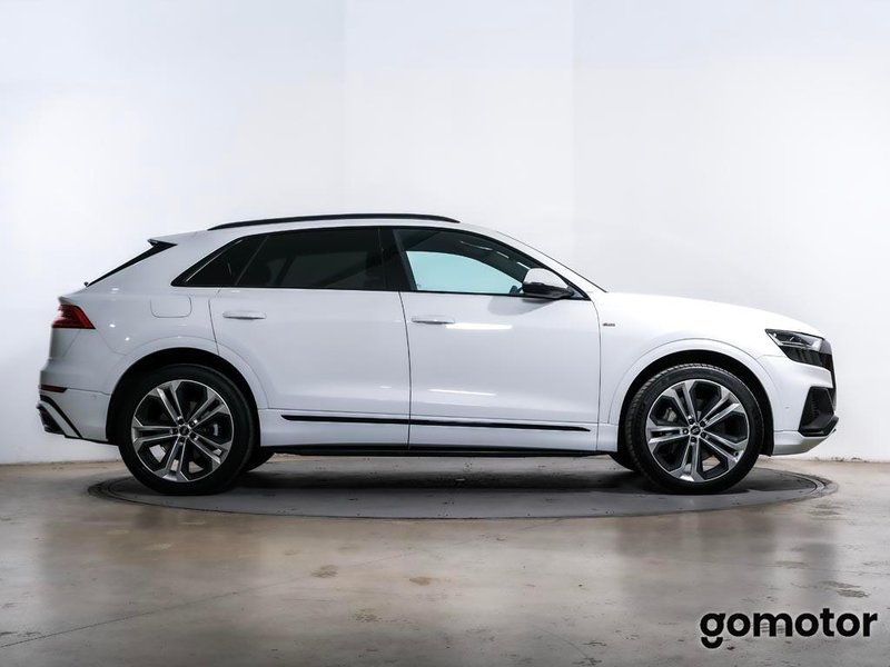 Audi Q8 2022, foto 6
