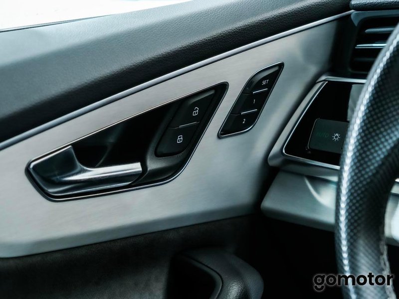 Audi Q8 2022, foto 21