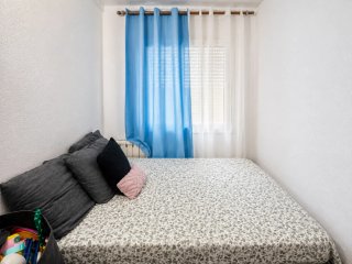 Se alquila habitacion comoda
