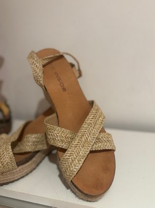 Sandalias cuña Inside beige talla 38