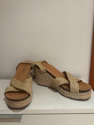 Sandalias cuña Inside beige talla 38