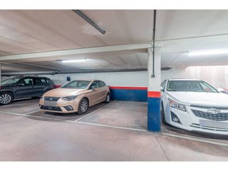 Garaje en venta en Berruguete en Madrid