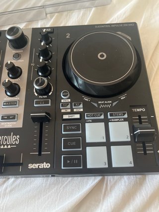 Controladora DJ Hercules 200 con protector