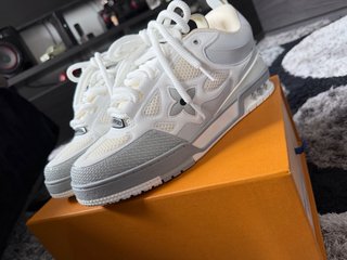 Louis Vuitton Skate Grises y Blancas