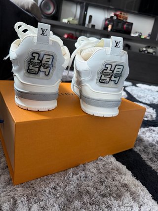 Louis Vuitton Skate Grises y Blancas