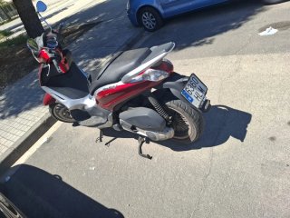 Moto Scooter Roja