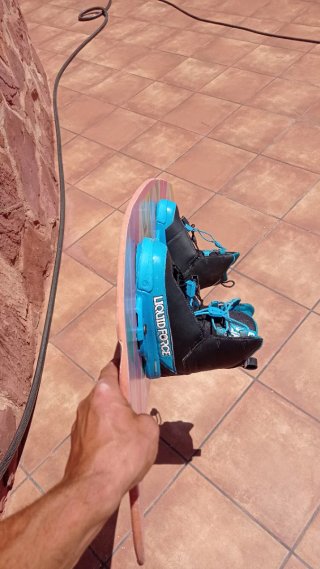 ESPECTACULAR TABLA UNICA WAKEBOARD REGRESO AL FUTU