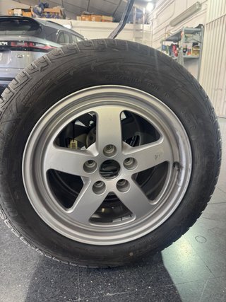 4 Ruedas + Llantas 205/60/16 92H