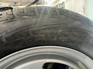4 Ruedas + Llantas 205/60/16 92H