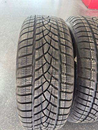 4 Ruedas + Llantas 205/60/16 92H