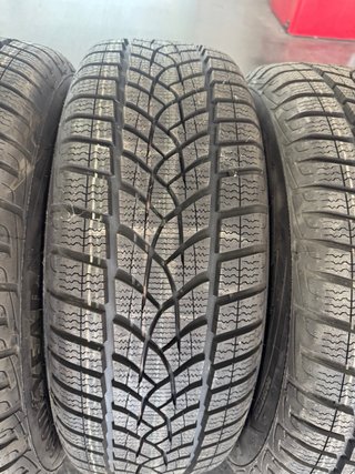 4 Ruedas + Llantas 205/60/16 92H
