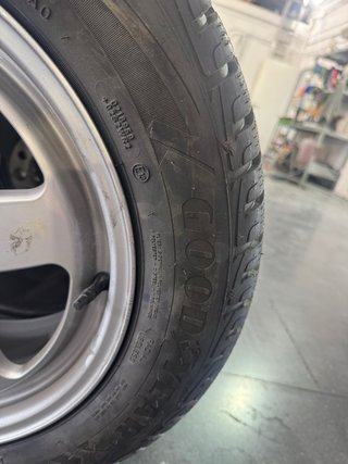 4 Ruedas + Llantas 205/60/16 92H