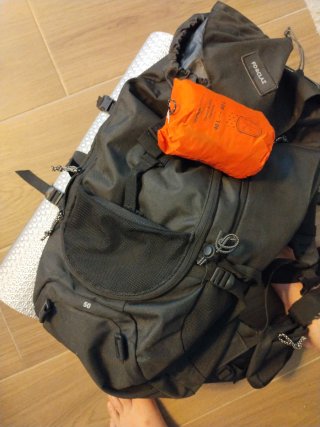 Mochila Forclaz 50L + funda impermeable+esterilla