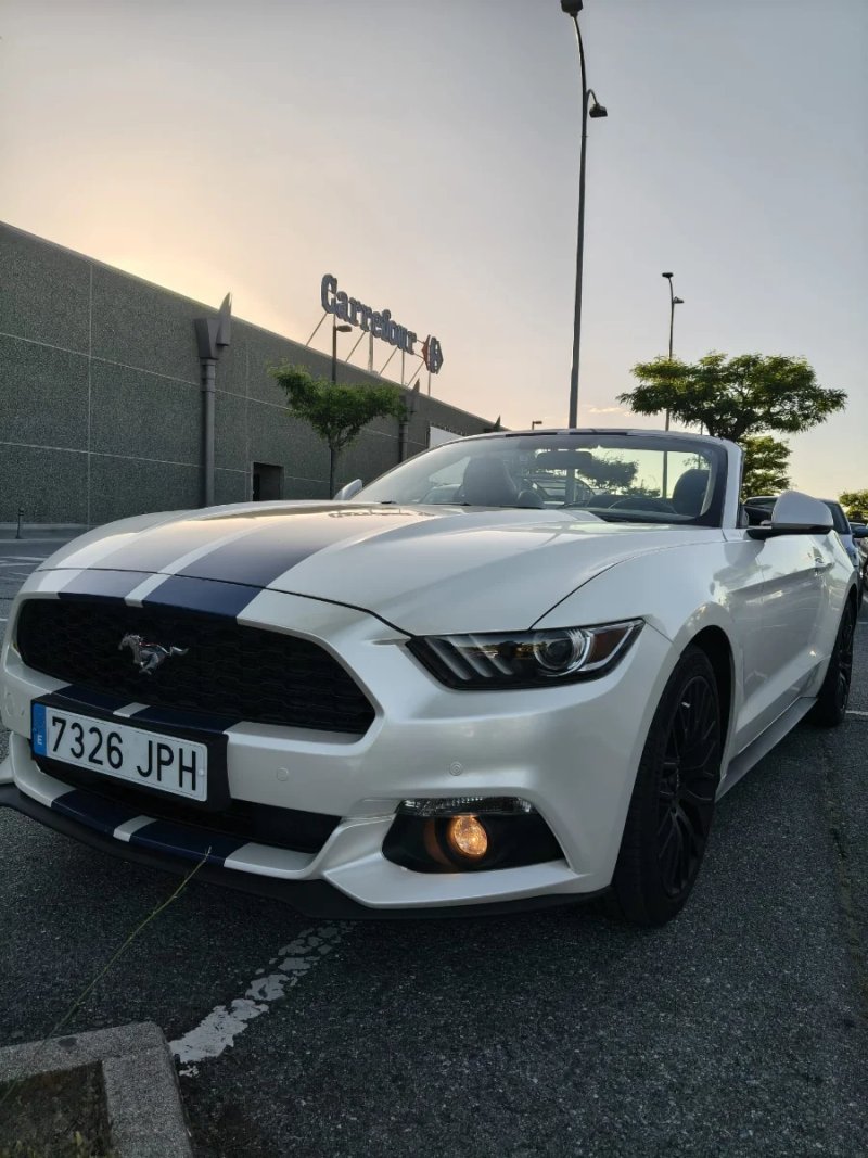 Ford Mustang 2016 - foto 1