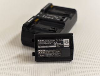 Nikon D3S averiada + cargador/batería