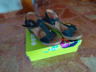 Sandalias negras con plataforma