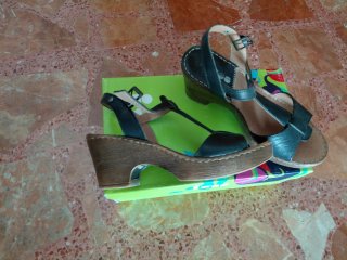 Sandalias negras con plataforma