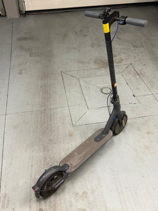 Patinete Eléctrico Xiaomi Mi Electric Scooter 3 (C