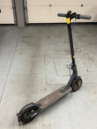 Patinete Eléctrico Xiaomi Mi Electric Scooter 3 (C