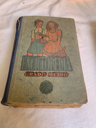 Enciclopedias escolares años 40-50 grado medio