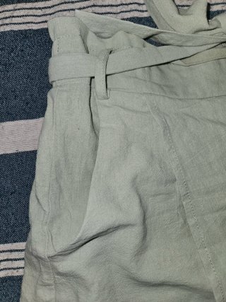 Falda pantalón verde con cinturón