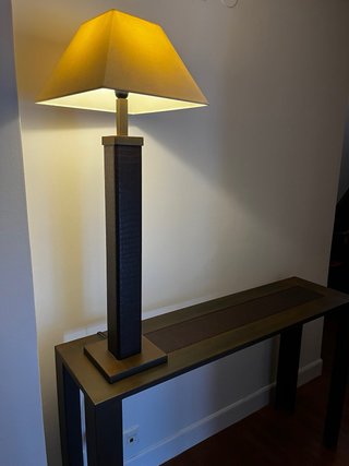 Consola Diseño Piel y Metal + Lámpara Diseño.