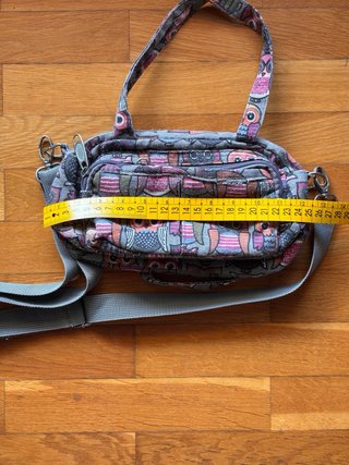 Bolso multicolor con estampado de búhos