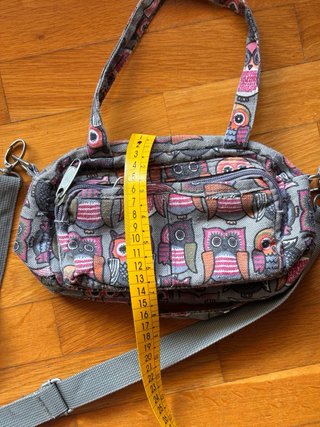 Bolso multicolor con estampado de búhos