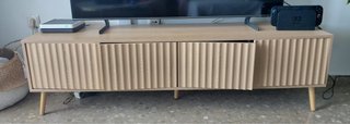 Mueble TV madera y beige