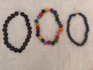 Lote Bisutería, collares y pulseras