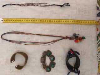 Lote Bisutería, collares y pulseras