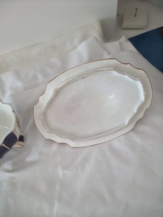 Bombonera de porcelana esmaltada primera mitadS.XX