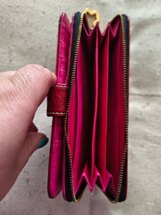 Cartera Tous piel roja con oso